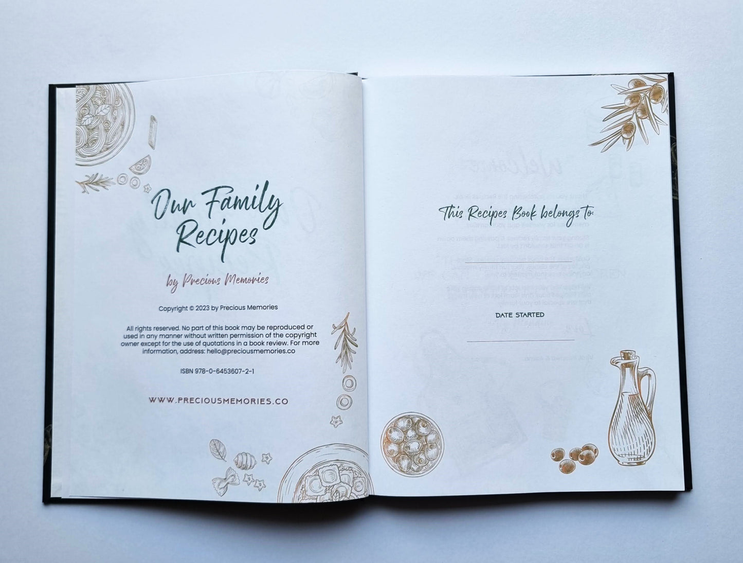 Our Family Recipes (Recipes Book)